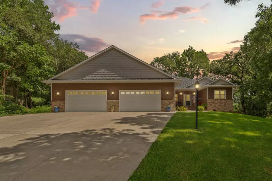 1900 Hiersche RD, Faribault, MN 55021