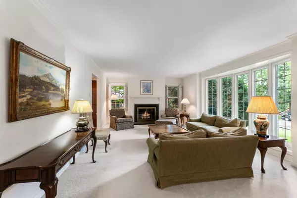 Minneapolis, MN 55405,2129 Kenwood Pkwy