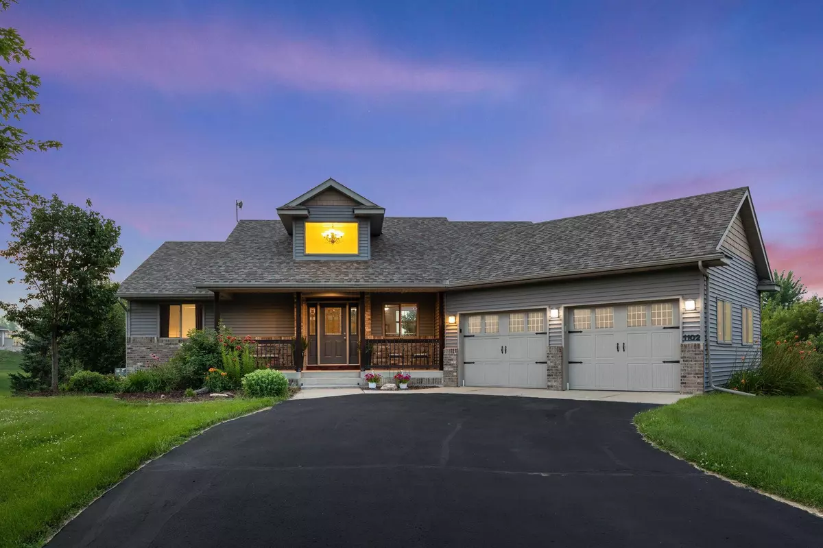 Dassel, MN 55325,1102 Summit CV