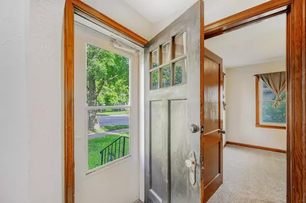 Fairmont, MN 56031,906 N Prairie AVE