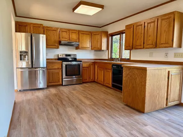 Little Falls, MN 56345,402 6th ST SW