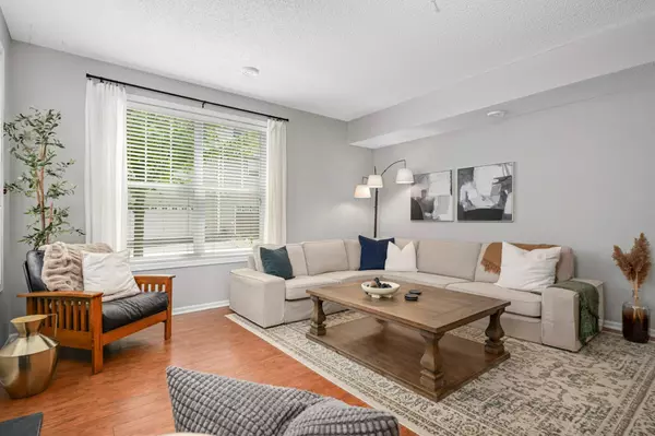 Chanhassen, MN 55317,1820 Plymouth LN #5