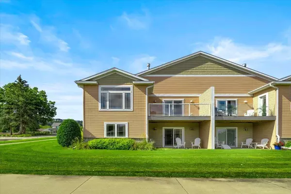 Lake City, MN 55041,1329 S Oak ST
