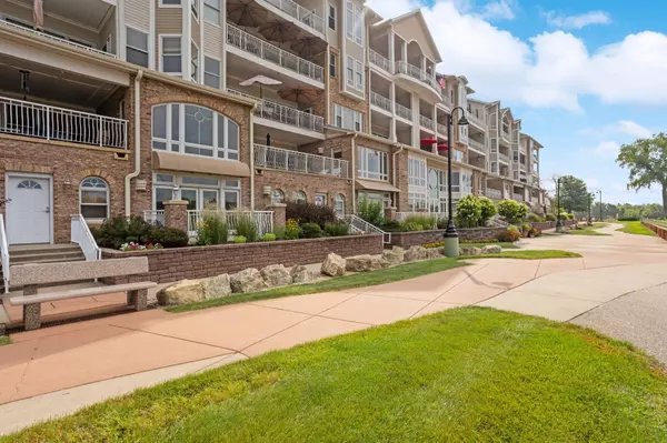 Prescott, WI 54021,150 Front ST #323