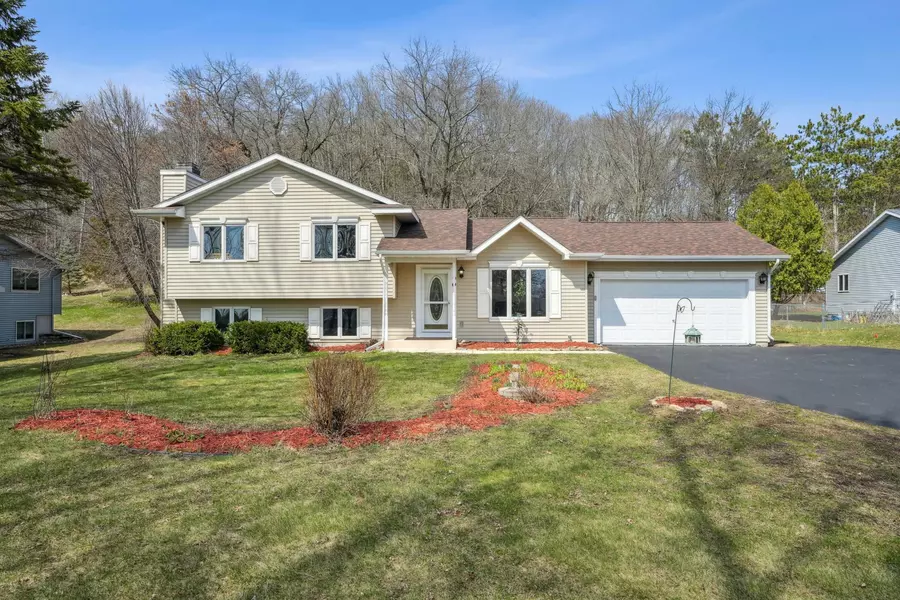 90 W Wood Ridge DR, Troy Twp, WI 54022