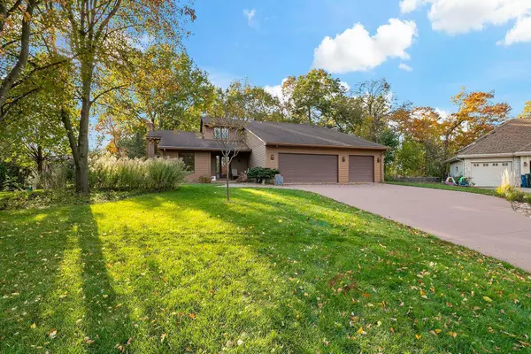 5515 Yorktown LN N, Plymouth, MN 55442