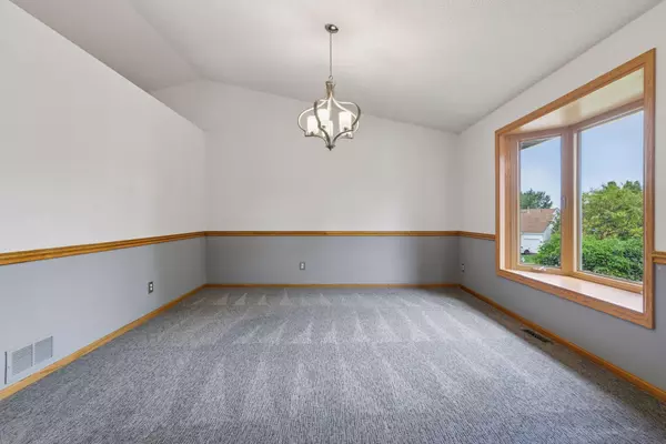 Prior Lake, MN 55372,14684 Bridle Ridge TRL NE