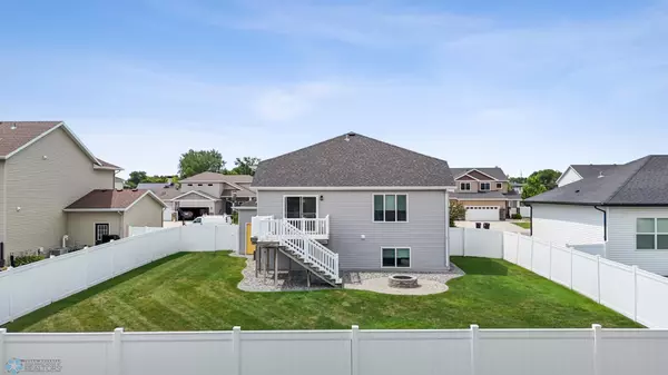West Fargo, ND 58078,3033 1st ST E