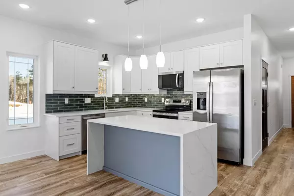 425 W 8th ST #19, New Richmond, WI 54017