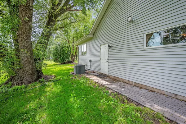 North Mankato, MN 56003,2326 Snowbird LN