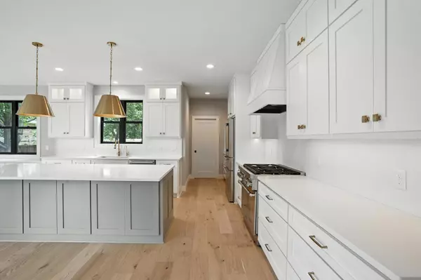 Minnetonka, MN 55345,5034 Sparrow RD