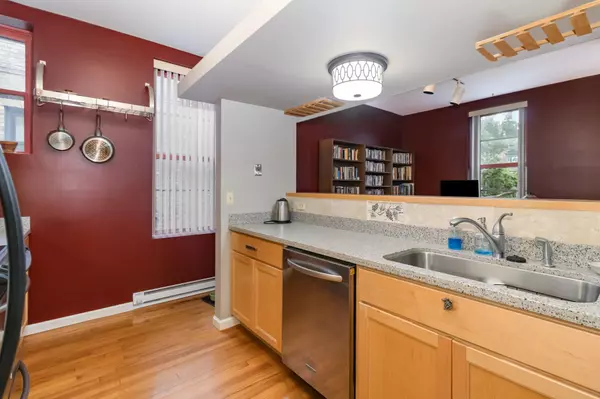 Saint Paul, MN 55102,505 Selby AVE #9