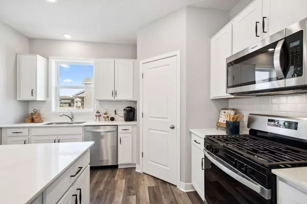 Lakeville, MN 55044,17042 Draper WAY