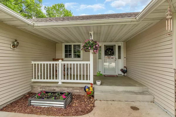 Royalton, MN 56373,632 N Pine ST