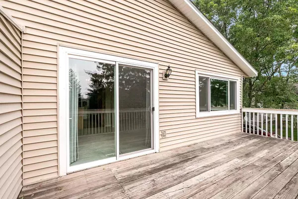Eagan, MN 55122,4693 Ridge Cliff DR