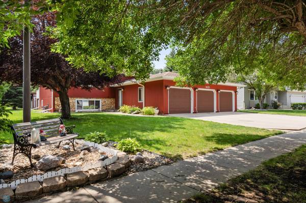 1421 15th AVE E, West Fargo, ND 58078