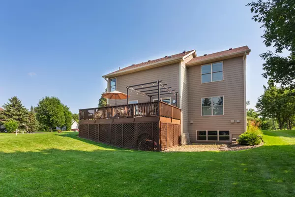 Prior Lake, MN 55372,4760 Hummingbird TRL NE