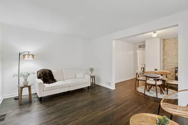 Minneapolis, MN 55418,2533 3rd ST NE