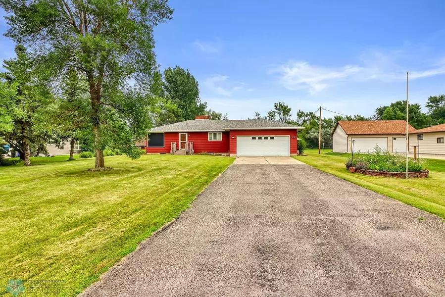 4122 40th AVE S, Moorhead, MN 56560