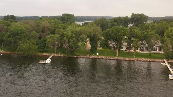 Orono, MN 55391,3055 N Shore DR