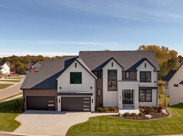 16504 47th PL N, Plymouth, MN 55446
