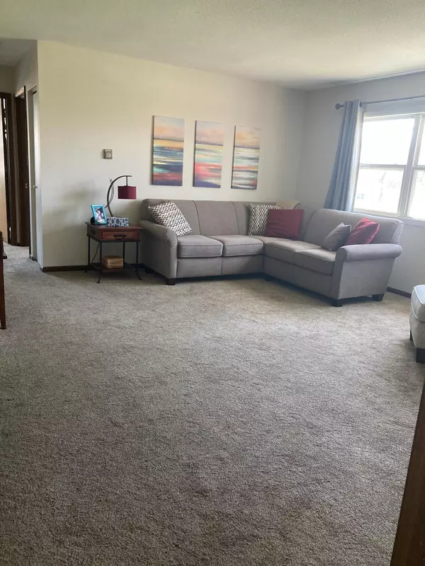Lake Crystal, MN 56055,321 W Bert ST #35