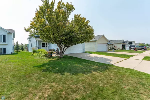 Fargo, ND 58103,5022 10th AVE S