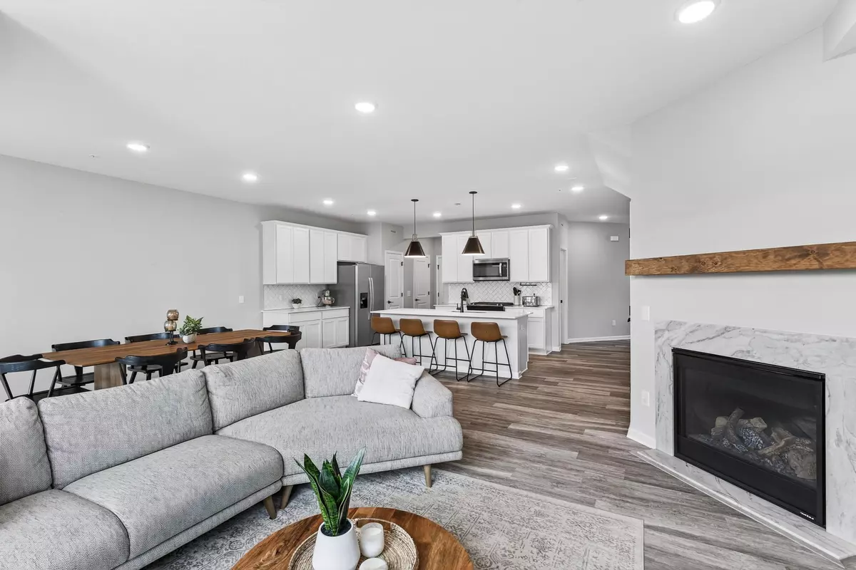 Lakeville, MN 55044,17986 Giants WAY