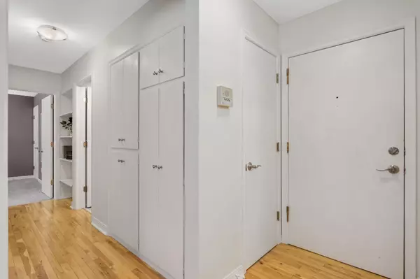 Minneapolis, MN 55408,2706 Humboldt AVE S #302