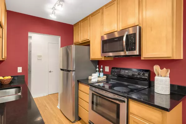 Minneapolis, MN 55408,2706 Humboldt AVE S #302