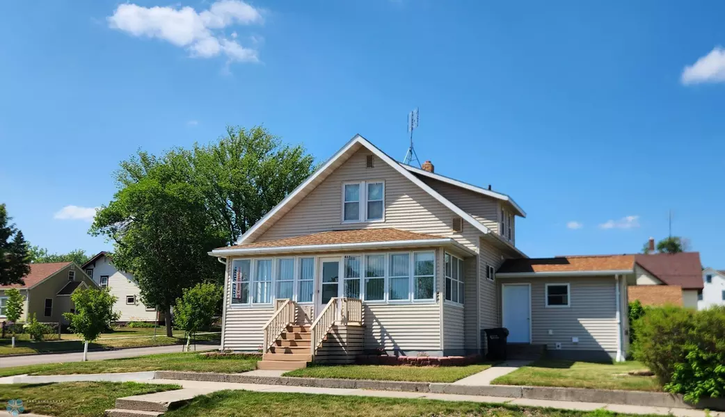 468 5th ST NW, Valley City, ND 58072