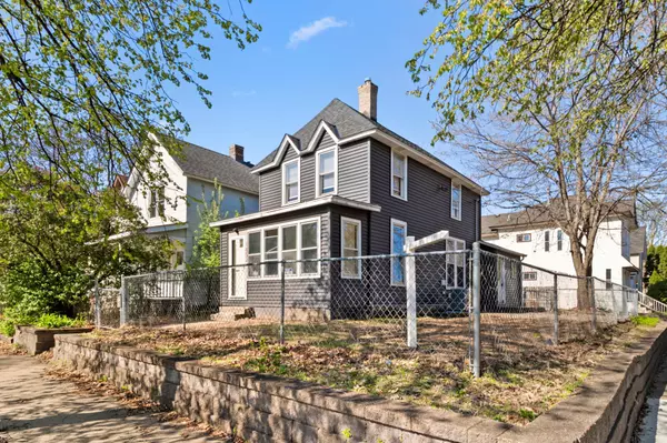 1852 Quincy ST NE, Minneapolis, MN 55418