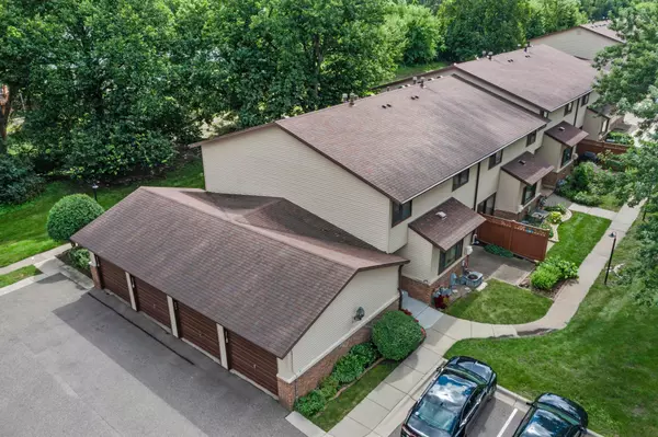 Saint Anthony, MN 55421,4074 Foss RD