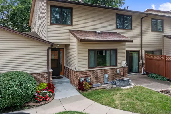 Saint Anthony, MN 55421,4074 Foss RD