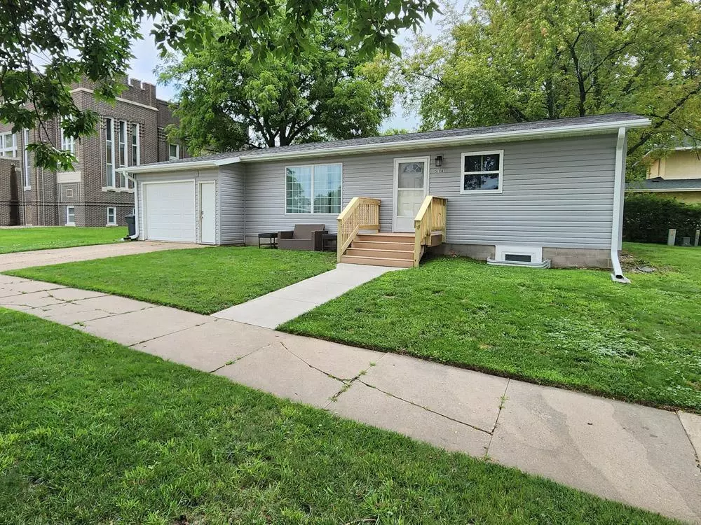 Lakefield, MN 56150,518 Cherry ST