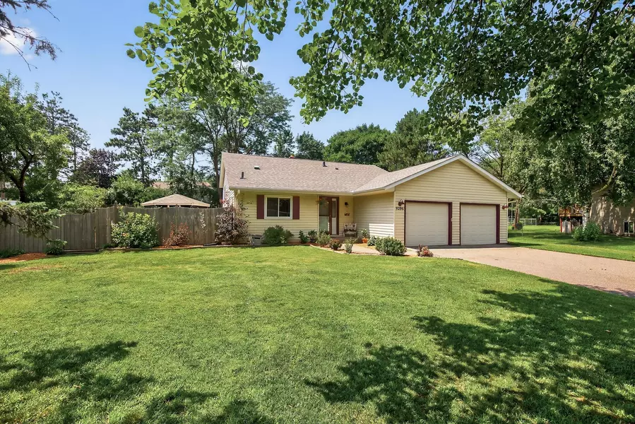 9296 Hamlet AVE S, Cottage Grove, MN 55016