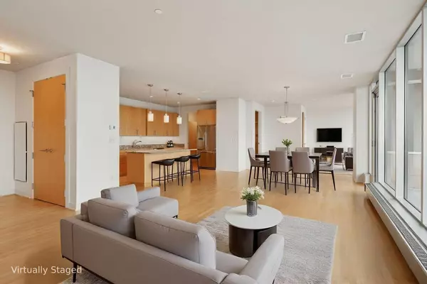 Edina, MN 55435,3209 Galleria #1404