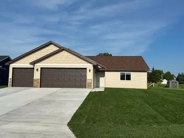 Owatonna, MN 55060,1560 Gray Fox DR NE