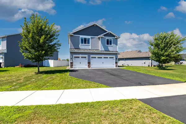 Isanti, MN 55040,901 Moline LOOP NW