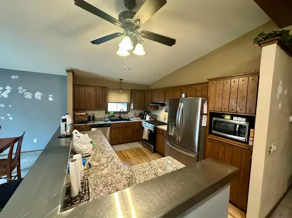 Brooklyn Park, MN 55444,2409 84th AVE N