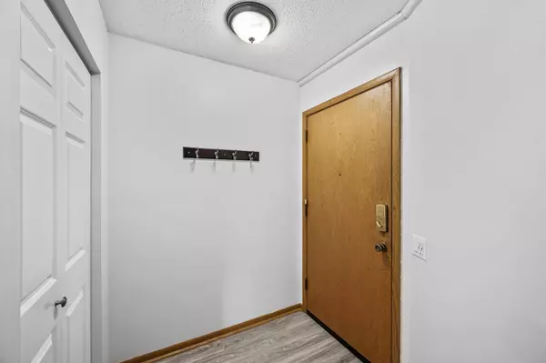 Golden Valley, MN 55427,9143 Highway 55 #301