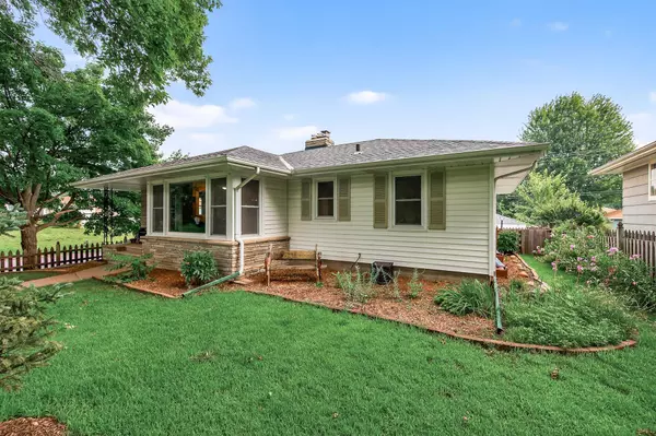 Robbinsdale, MN 55422,3554 Zenith AVE N