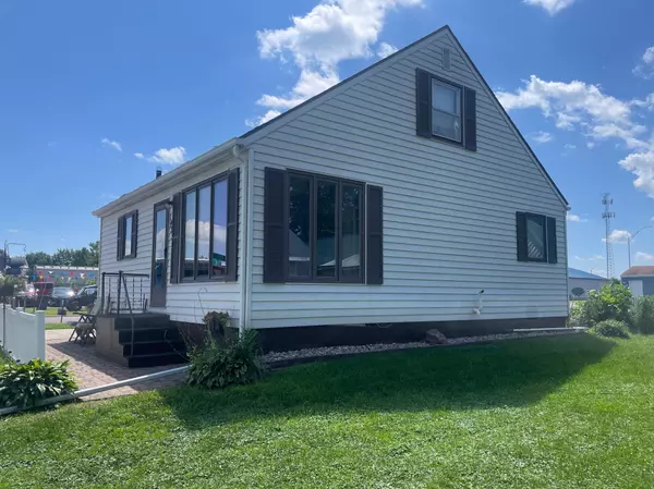 Worthington, MN 56187,1423 1st AVE
