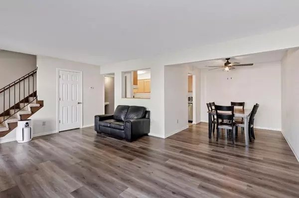 Hopkins, MN 55343,1252 Trailwood S