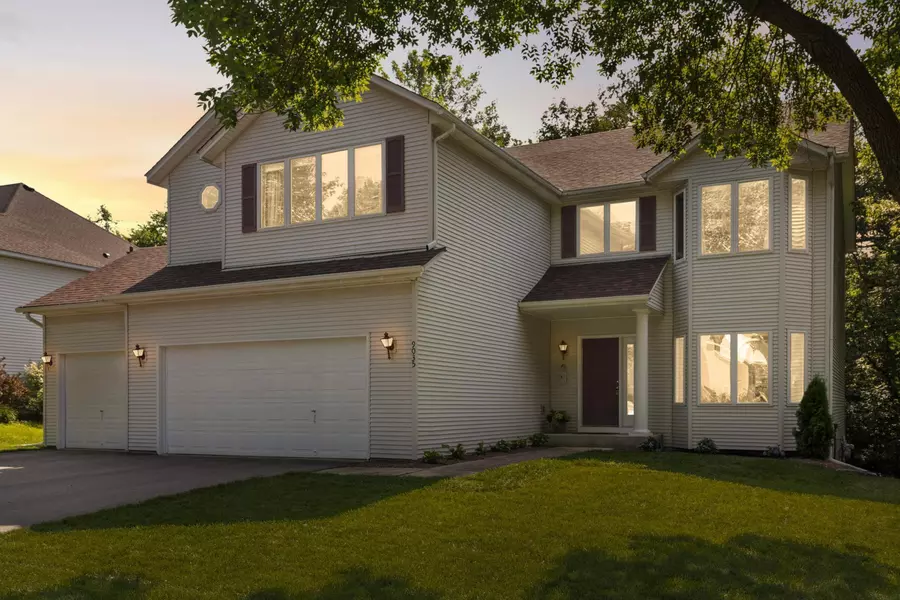 9035 Briarglen RD, Eden Prairie, MN 55347