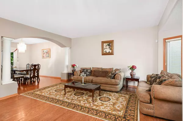 Eden Prairie, MN 55347,9035 Briarglen RD