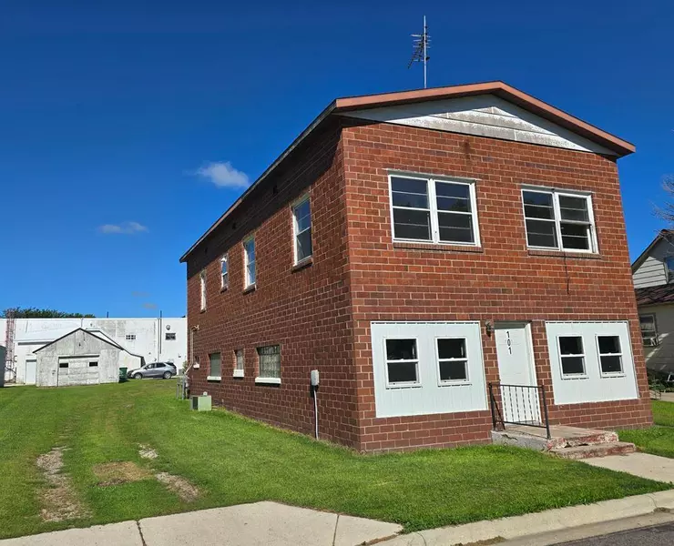 101 2nd ST SE, Fairfax, MN 55332