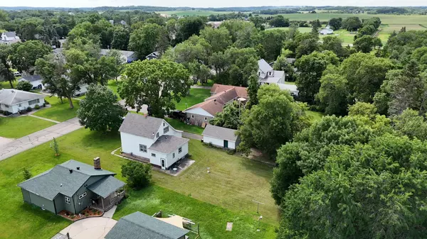 Battle Lake, MN 56515,206 W Dunton ST