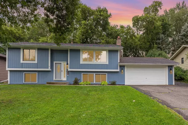Maple Grove, MN 55311,6907 Crest DR