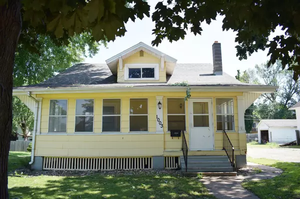 1003 S Elm AVE, Owatonna, MN 55060